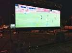 تماشای زنده فوتبال ایران_عراق در فضای باز با رعایت پروتکل های بهداشتی در پارک گوللر باغی