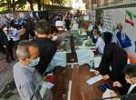 حضور رای دهندگان در محل ساختمان شهردار ارومیه در نخستین دقایق آغاز انتخابات + گزارش تصویری