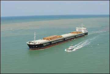 تولید تجهیزات تصفیه توازن کشتی‌ها برای نخستین بار در ایران/ خدمات کشتیرانی به بخش خصوصی سپرده می‌شود/ تصویب و ابلاغ «قانون کشتیرانی تجاری ایران»/ استقبال از سرمایه‌گذاری در بندر اقیانوسی جاسک