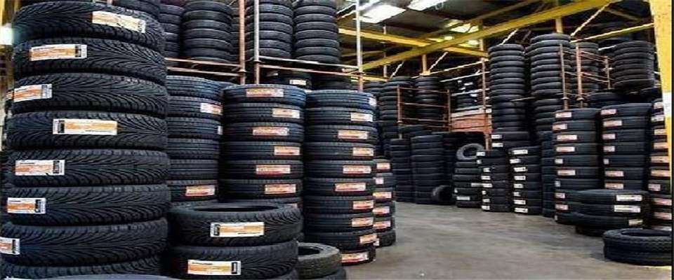 تخصیص لاستیک دولتی برای حمل کالا‌های اساسی از بندر امام