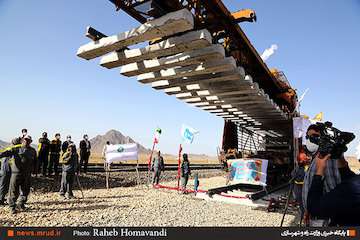 مصوبه تهاتر بدهی شرکت راه‌آهن بابت سوخت مصرفی لکوموتیوها ابلاغ شد/ توسعه زیرساخت‌های حمل‌ونقل و ترانزیت، افتخار دولت تدبیر و امید