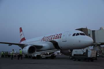 آغاز مجدد پروازهای اتریشی به تهران/ راه اندازی پروازهای جدید داخلی و خارجی در فرودگاه لامرد/ افزایش محسوس شاخص‌های فرودگاهی کشور  در بهار ۱۴۰۰/آماده شدن فرودگاه سقز برای پرواز