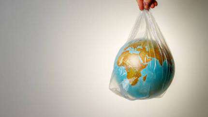 آموزش، راه نجات زمین / سالانه 225 تریلیون پلاستیک در جهان تولید می شود
