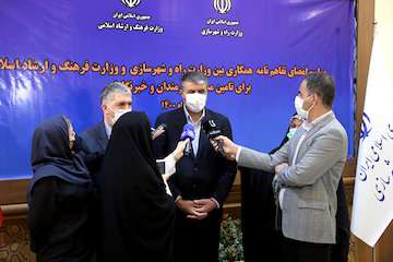 بسیاری از اصحاب  فرهنگ، هنر و رسانه در طرح  اقدام ملی مسکن ثبت نام کرده‌اند / جامانده های  این طرح از طریق صندوق هنر وزارت ارشاد اقدام کنند/ به زودی برای خبرنگاران پیامک ارسال و به پروژه ها وصل خواهند شد/ شبکه ثبت نام طرح اقدام ملی در حال بازیابی مجدد و نوسازی است