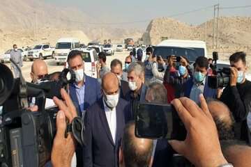 وزیر راه از پروژه بزرگراه کمربندی کنگان - دوراهک بازدید  کرد
