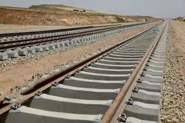 کارشناس اقتصادی: احداث راه‌آهن شرق یک ضرورت ملی است
