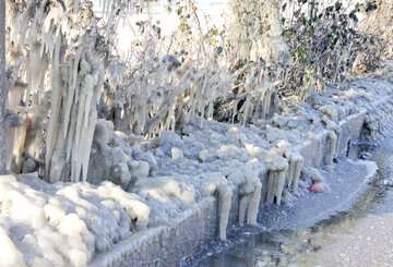 هشدار خطر یخ‌زدگی محصولات کشاورزی در ۳ استان