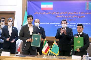 گام بلند ایران و ترکمنستان در راستای توسعه همکاری‌های ریلی/ امضا دو سند همکاری مشترک