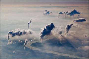 تشدید پایداری هوا در اصفهان، تهران و کرج/ ضرروت خودداری تمام گروههای سنی از تردد در روز پنجشنبه