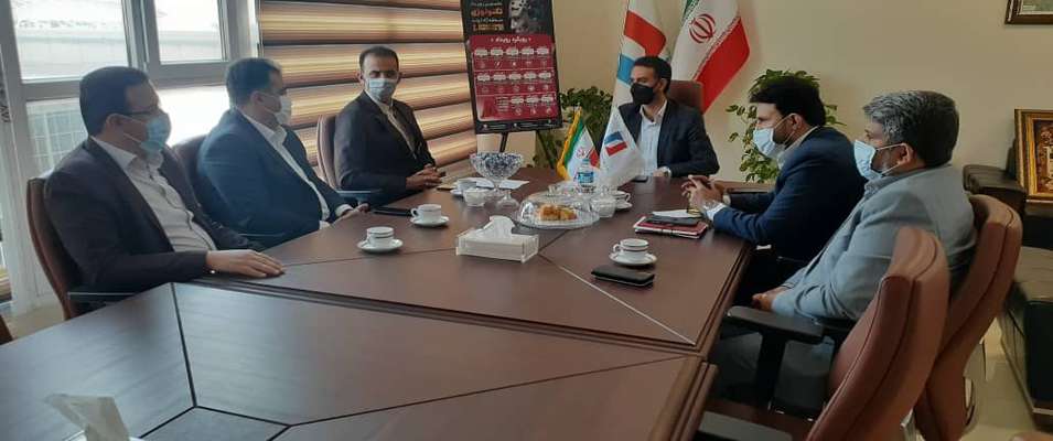 شهردار خرمشهر به همراه اعضا شورا با معاون سرمایه گذاری سازمان منطقه آزاد دیدار کرد
