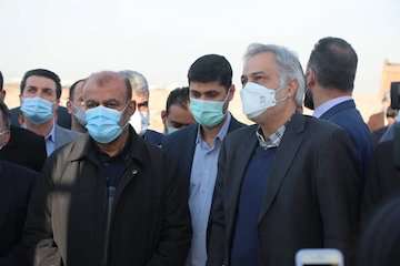 آغاز عملیات اجرایی ۲۰ هزار واحد مسکونی نهضت ملی یزد/سهیمه استان یزد در طرح نهضت ملی مسکن ۵۷ هزار واحد است/فعال شدن صنایع و اشتغال در یزد با آغاز ساخت و ساز