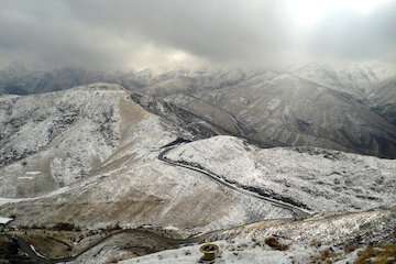 بارش برف و باران و وزش باد در شمال‌غرب/افزایش دما در دو روز آینده در اردبیل و استان‌های ساحلی خزر