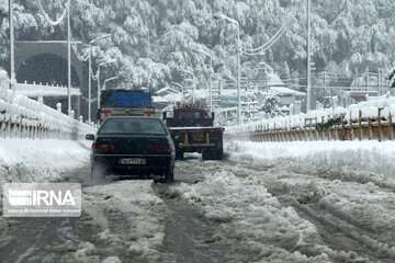 رانندگان از سفرهای غیرضروری به محورهای کوهستانی مازندران خودداری کنند