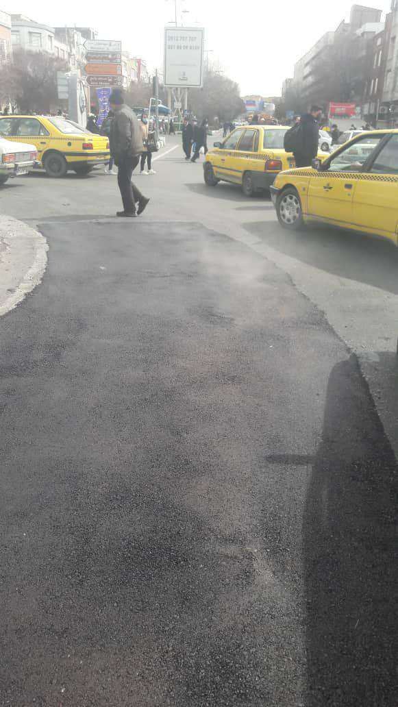 آسفالتریزی و لکهگیری آسفالت در میدان نماز