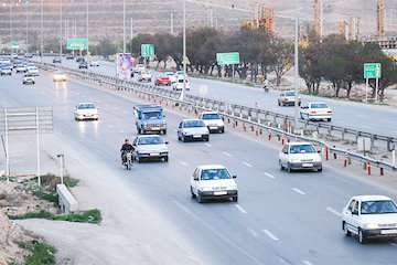 بارش باران در برخی محورهای البرز، تهران و مازندران/ ترافیک سنگین در آزادراه‌های تهران - کرج،  قزوین - کرج و شهریار - تهران