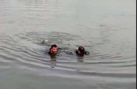 کشف جسد جوان غرق شده روستایی توسط تیم غواصی آتشنشانی شهرداری گرگان