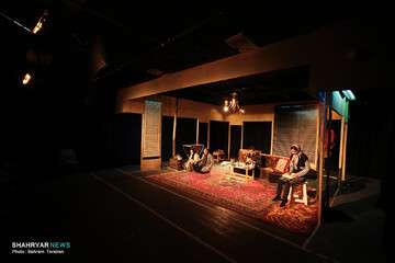 اجرای همزمان ۸ نمایش در تبریز