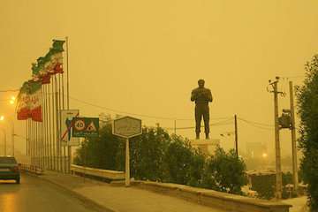 تداوم گرد و خاک در  شرق کشور تا اواخر هفته آتی/وزش باد شدید در تهران از عصر امروز/آسمان غبار آلود در نیمه غربی کشور