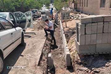 جدول‌گذاری آب‌رو مقابل اداره ثبت رجائی شهر