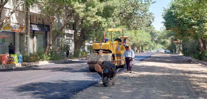 توزیع پنج هزار تن آسفالت‌ طی یک ماه در معابر و محلات منطقه ۳ تبریز