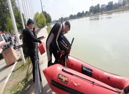 مانور غواصان آتش نشانی ساری در رودخانه تجن برگزار شد