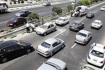 ترافیک سنگین در آزادراه قزوین-کرج بر اثر تصادف دو خودرو