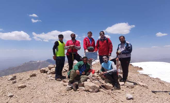 فتح قله هیمالیای کوچک توسط تیم کوهنوردی شهرداری یاسوج / تصاویر
