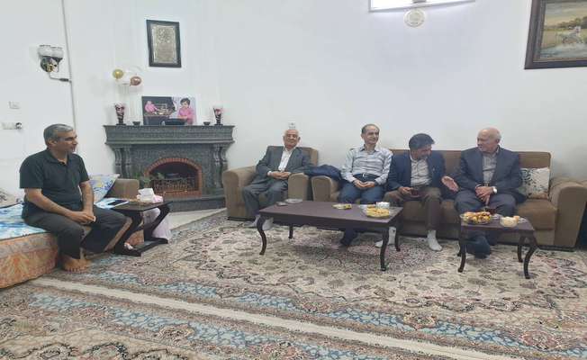 دیدار مدیران برق منطقه‌ای یزد با همکار بازنشسته این شرکت