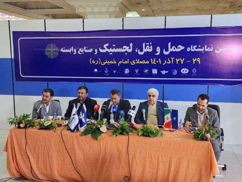 طراحی نرم افزار بومی صدور کارت پرواز و بالارفتن ضریب امنیتی اطلاعات مسافر در فرودگاه امام خمینی(ره)/ بهره‌برداری از ۱۰ پروژه فرودگاهی به ارزش ۴۵۰ میلیارد تومان در دهه فجر