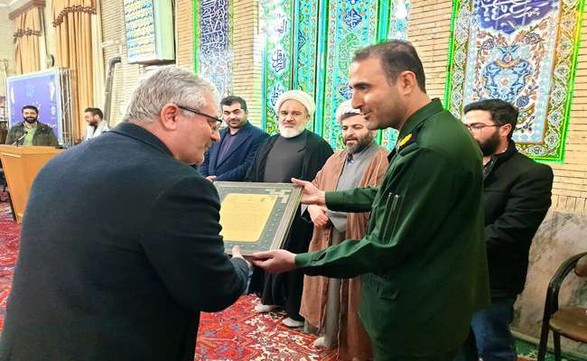 شهردار منطقه ۴ تبریز رئیس اداره موفق در سومین جشنواره سراسری اسوه شد