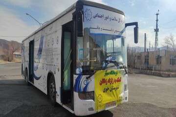 حضور اتوبوس سلامت شهرداری تبریز در مناطق زلزله‌زده خوی
