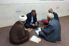 حضور عضو شورای شهر اهواز در دفتر امام جمعه و برگزاری میز خدمت