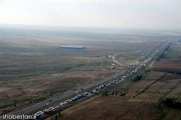 ترافیک نیمه سنگین در آزادراه قزوین - رشت/ بارش برف و باران در محورهای چالوس و هراز