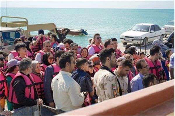 تردد بیش از ۳۰۷ هزار نفر از ایستگاه‌های گردشگری دریایی خوزستان در ۵ روز نخست تعطیلات نوروزی