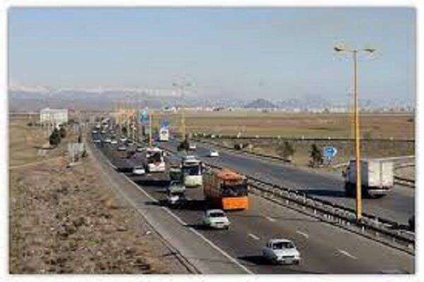 کاهش ۰.۸ درصدی تردد در محورهای برون شهری