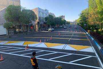 خط کشی دوجزئی در سرعتکاه‌های مسیر خیابان فارابی