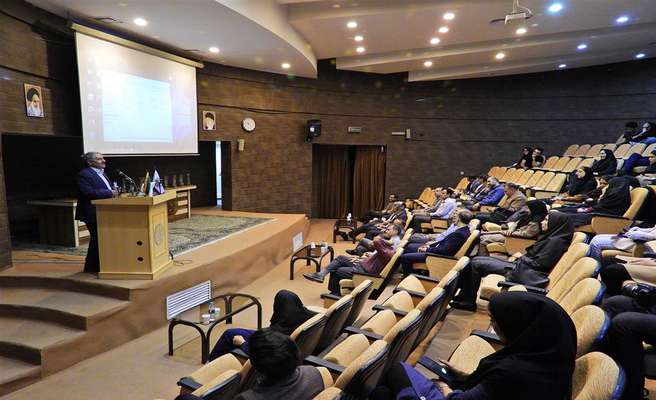 اعطای جایزه محیط زیست دانشجویان برگزیده کشوری در اصفهان