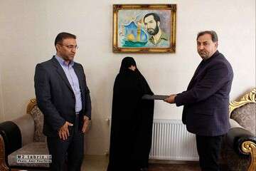 دیدار شهردار منطقه ۲ تبریز با خانواده شهید والامقام «محمود پورحسین»