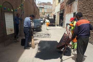 لکه گیری آسفالت کوچه اردبیلی‌ها واقع در خیابان فردوسی