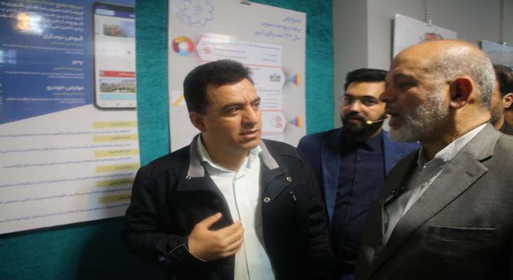 حضور وزیر، معاون وزیر و شهرداران کلانشهرهای ایران در غرفه شهرداری تبریز