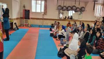 برگزاری کارگاه حرکات اصلاحی ورزشی در شهرداری منطقه ۵