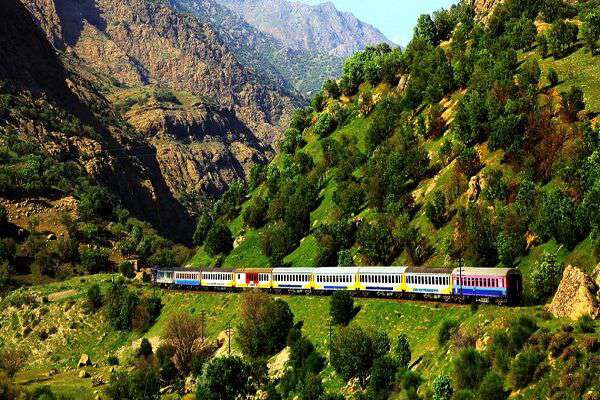 ویدیو| کاهش ۱۱۴ کیلومتری طول مسیر تهران- تبریز با افتتاح راه‌آهن میانه- بستان آباد