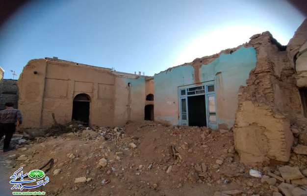 تخریب منزل مسکونی مخروبه در محـله  شیـخ آباد