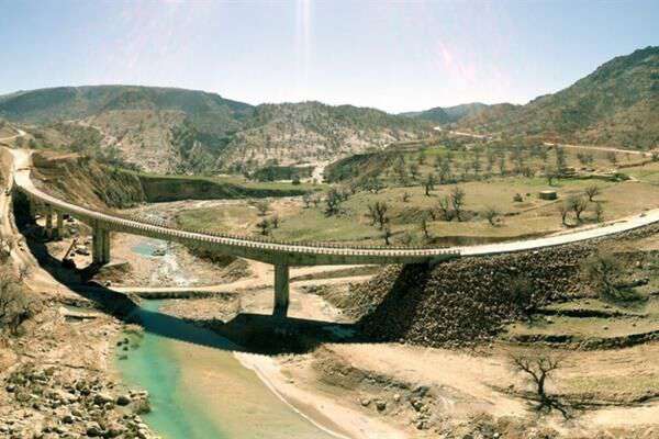 توافق ایران و آذربایجان برای افزایش تردد در مرزهای دو کشور/تامین اتوبوس زائران اربعین از طریق واردات و هماهنگی با شرکت‌های حمل و نقل داخلی