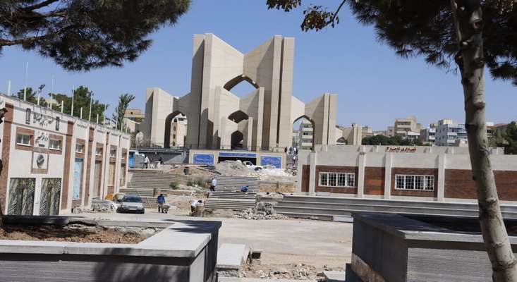 سنگفرش صحن جنوبی مقبره الشعرا تا پایان شهریور تکمیل می‌شود