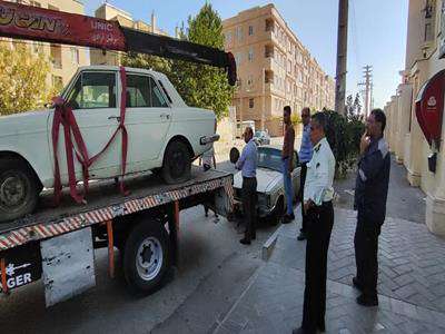 صدور اخطاریه و جمع‌آوری خودروهای فرسوده از معابر منطقه چهار