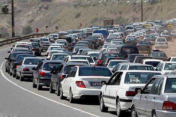 ممنوعیت تردد در محور کرج-چالوس و آزادراه تهران-شمال/ترافیک سنگین در محورهای هراز و چالوس