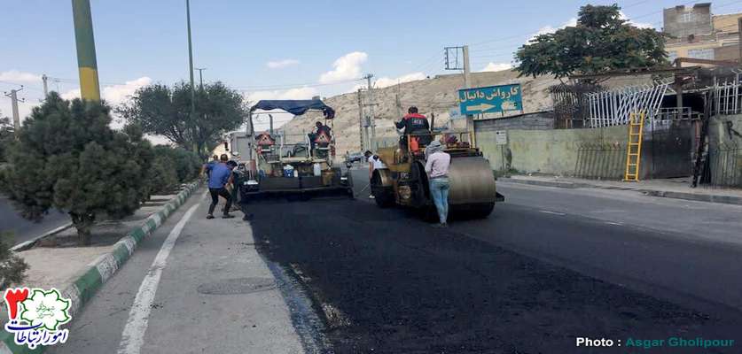 ساماندهی و آسفالت ریزی خیابان توحید در طالقانی با ۱۳۰۰ تن آسفالت