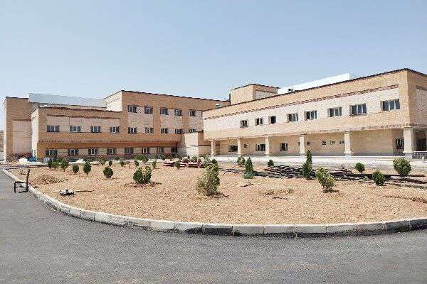 بیمارستان ۱۳۰ تختی خمین تکمیل و تحویل بهره‌بردار شد