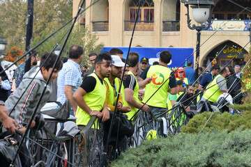 استقبال خانوادگی از برگزاری جشنواره ماهیگیری در استخر ائل گلی تبریز